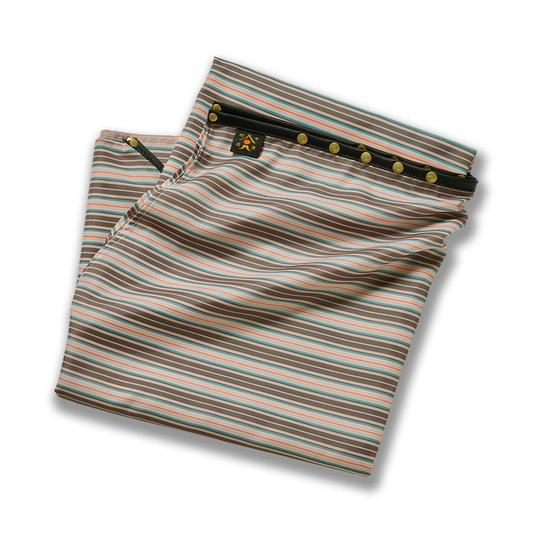 044“Classic Mocha Lounge”